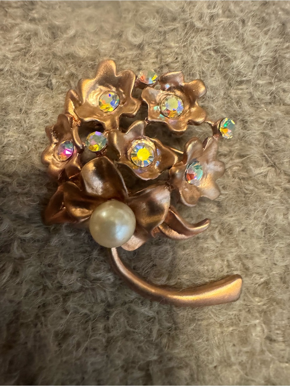 Vintage-Inspired Rose Gold Floral Brooch with Pearl and Aurora Rhinestones